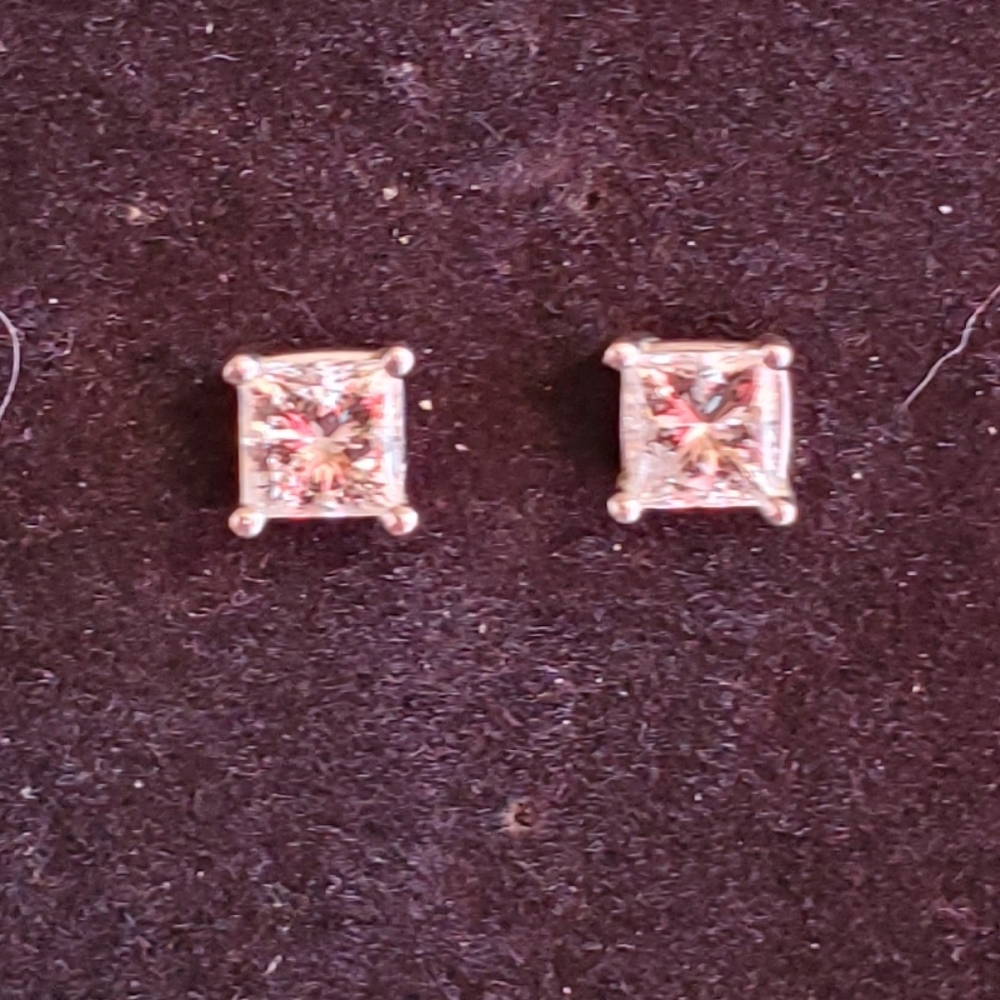 1/2 CT DIAMOND EARRINGS